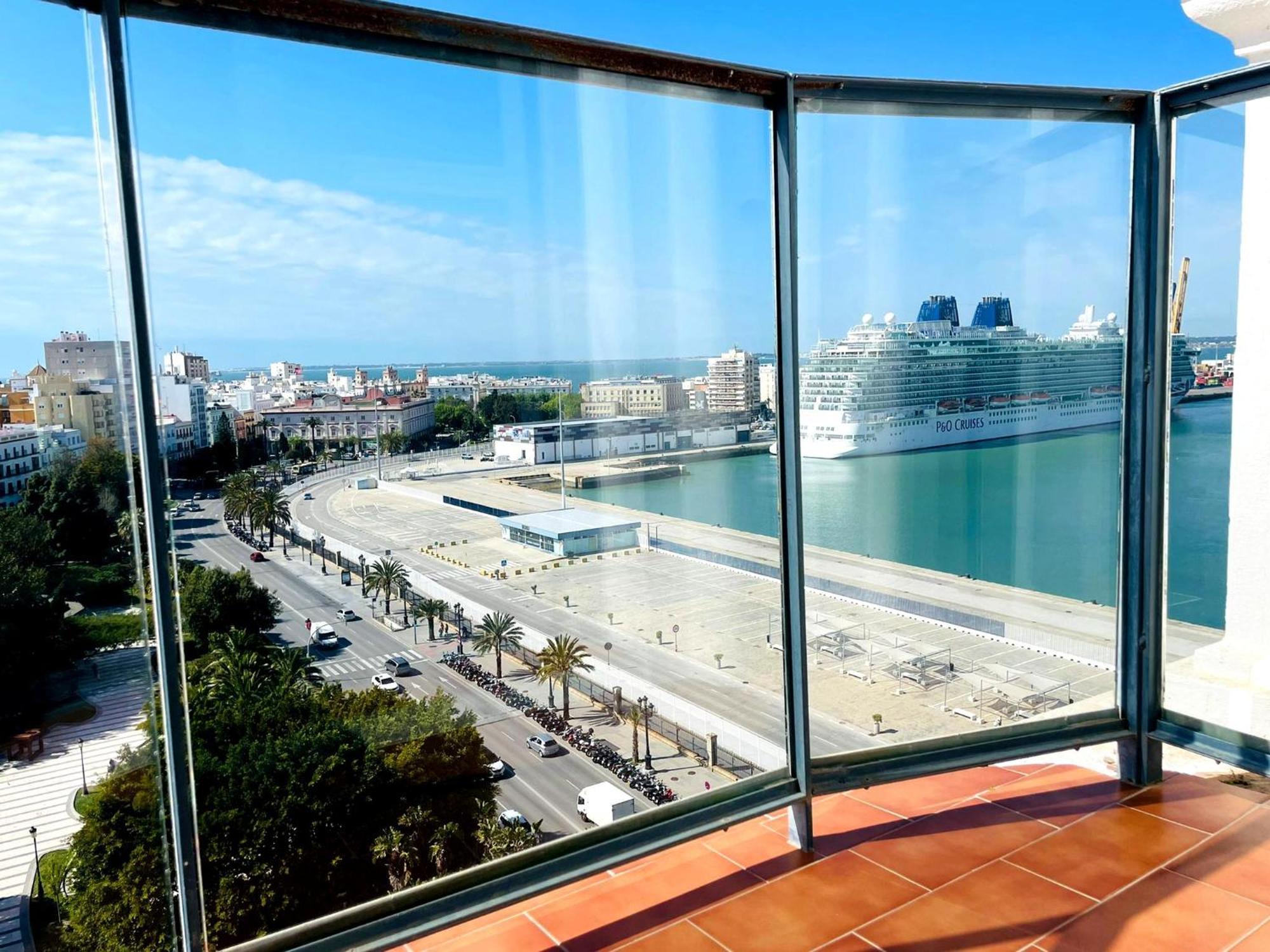 Skyline - Penthouse With 50M2 Private Terrace And Stunning Views Lägenhet Cádiz Exteriör bild